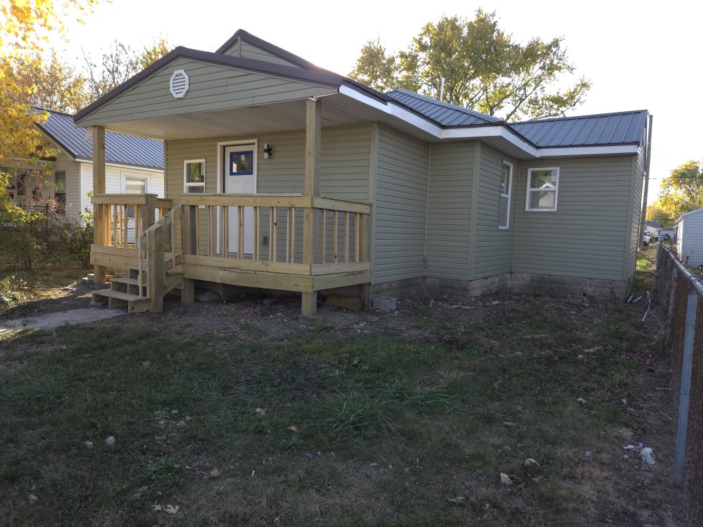 1109 South Calumet (Available) – 2 beds, 2 baths, 913 sq ft, built 1918